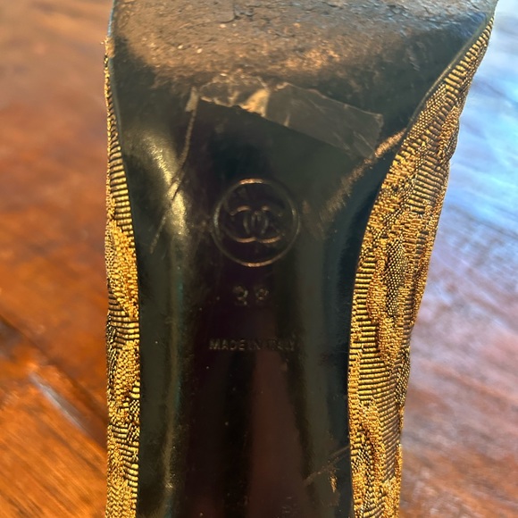 VINTAGE CHANEL gold shoes - Picture 4 of 8